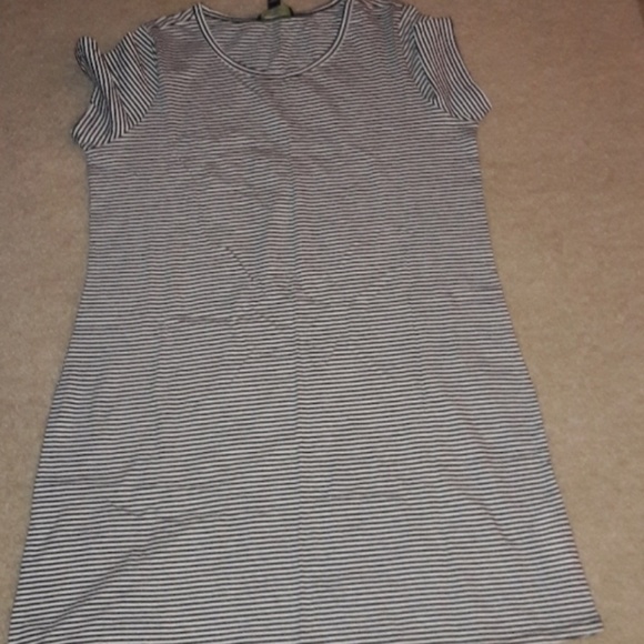 Forever 21 Dresses & Skirts - Black and White Mini T-shirt Dress